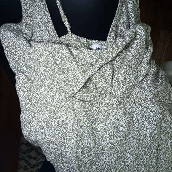 Abercrombie Floral Cutout Jumpsuit Sage Green – Small Tall - Picture 10 of 10